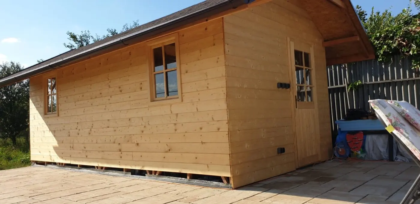 Hotový záhradný domček 600 × 312 cm s podlahou a sedlovou strechou