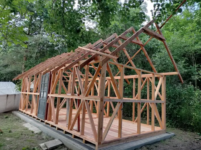 Konštrukcia 800 × 400 — fotografia 3